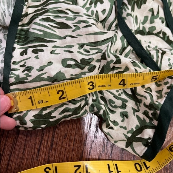 🧁White Green Abstract Shorts Hippie Tropical Jungle Outdoors Vintage Artsy 90s - Picture 9 of 9